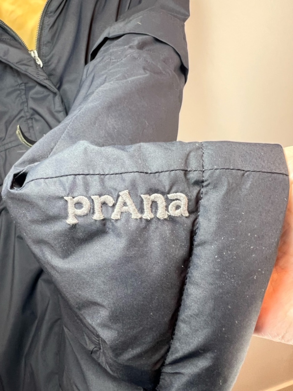 Prana Hooded Puffer Vest Black Lined Pockets Full Zip Outdoor Cozy Winter Large - Picture 6 of 16